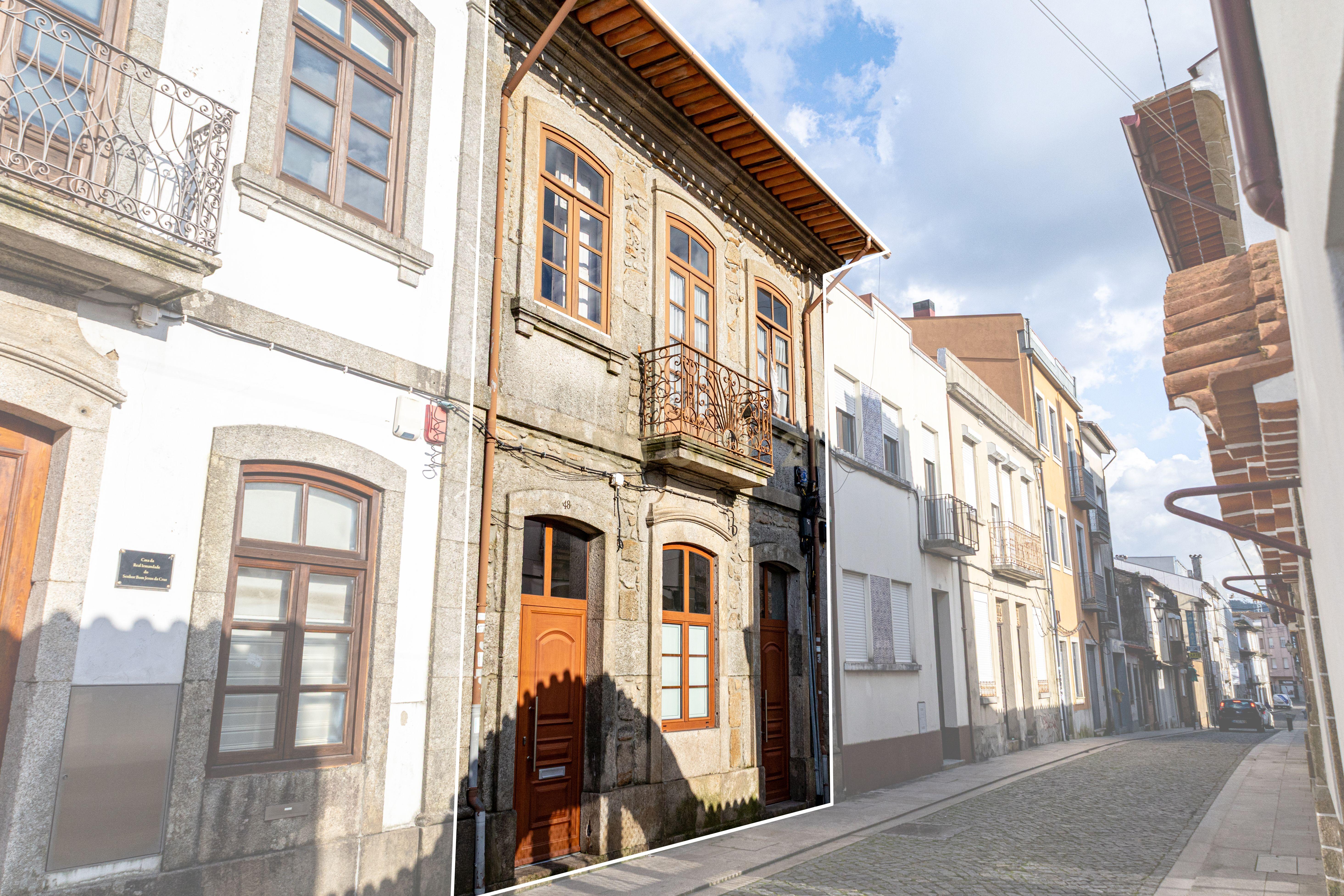 Moradia no Centro Histórico de Barcelos - Image 1